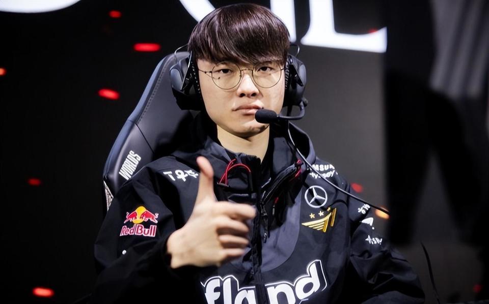 Zeus 对 s1mple 在 CS2 的回归表示怀疑;