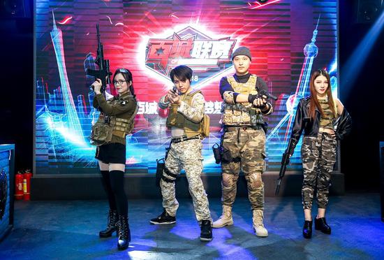 TES发布选手团建返图：先来感受一波哥几个的欢乐时光